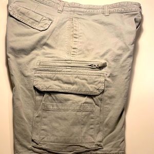 Versity men’s khaki cargo shorts 36